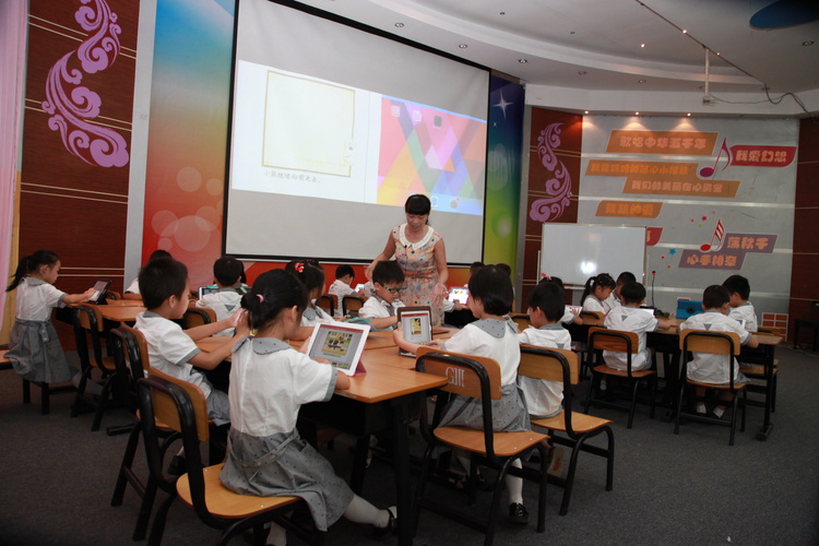 ������Ӣ��ʵ��ѧУʵ�鲿��Ipad��ѧչʾ�Ρ������߽���