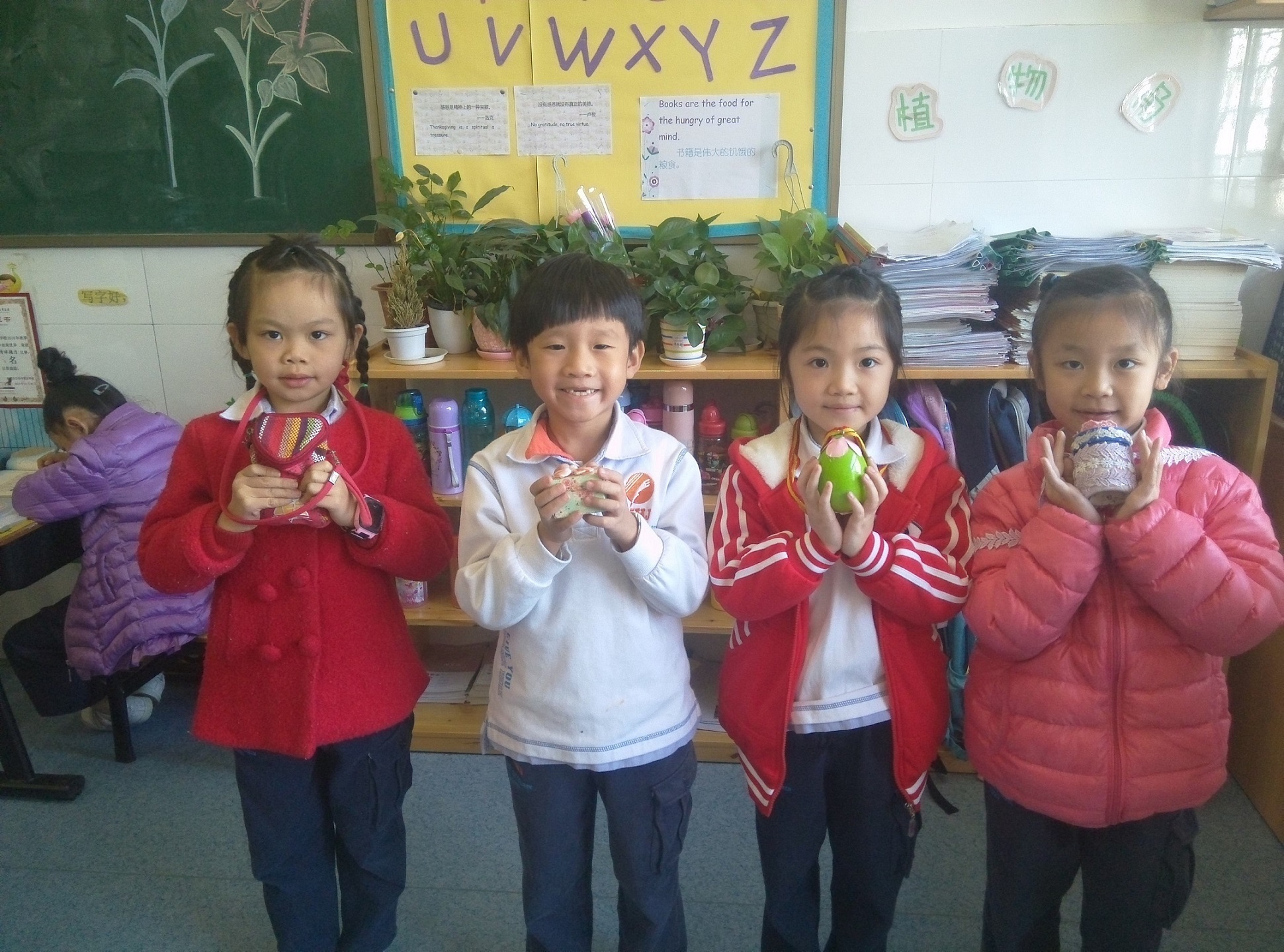 �����ж�     �ж�ĸ�������ǹ�����Ӣ��ѧУһ���꼶�����˶�