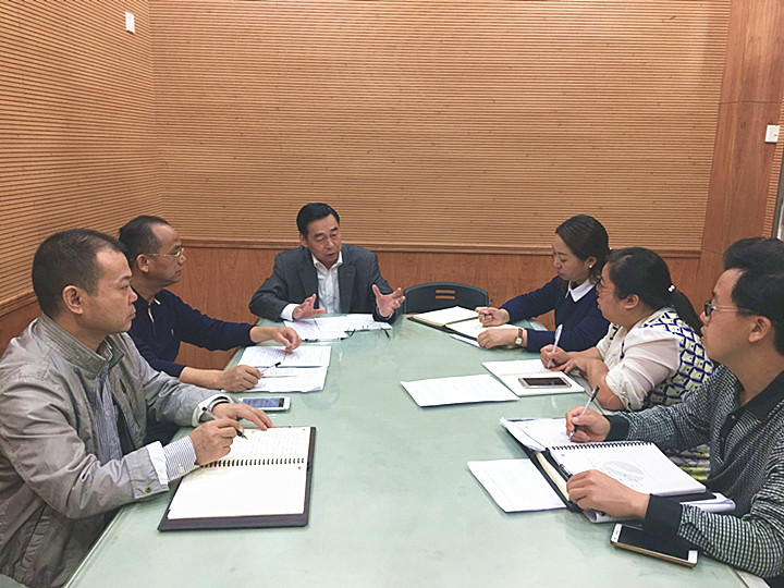 У����˧������ץ���ܷ���У԰��ѹ������������������Ӣ��ʵ��ѧУ�ٿ�У԰��ѹר������ۻ�