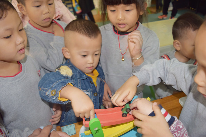 СС���ֶ����������İ� �������깬С�������������׹�Ħ������