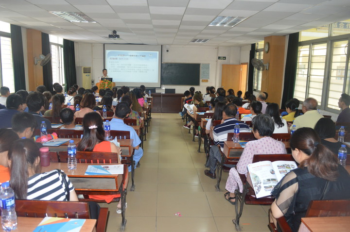 ����ѧУ����С�ν� �������