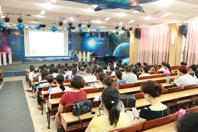 �Ǽҳ�ѧУ�������������������׶��������Ϊϰ�ߡ�