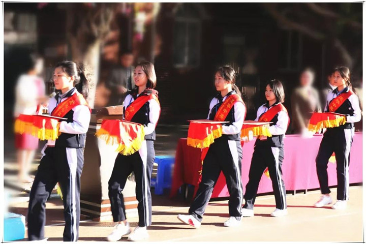 ʢ����������������Բ���ս�ʽ