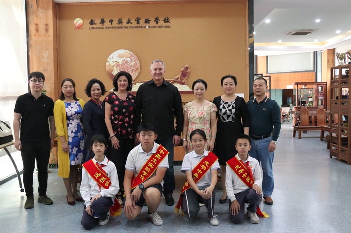 ������У��˹��ѧУ��У�����������������й��ʽ���֮·̽��