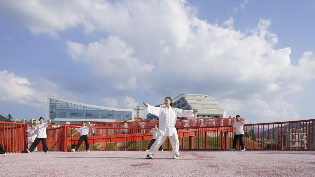 ��һ��������Ӫ������Ӫ��������̫�����¹ھ�Ƚǧ�����潻��