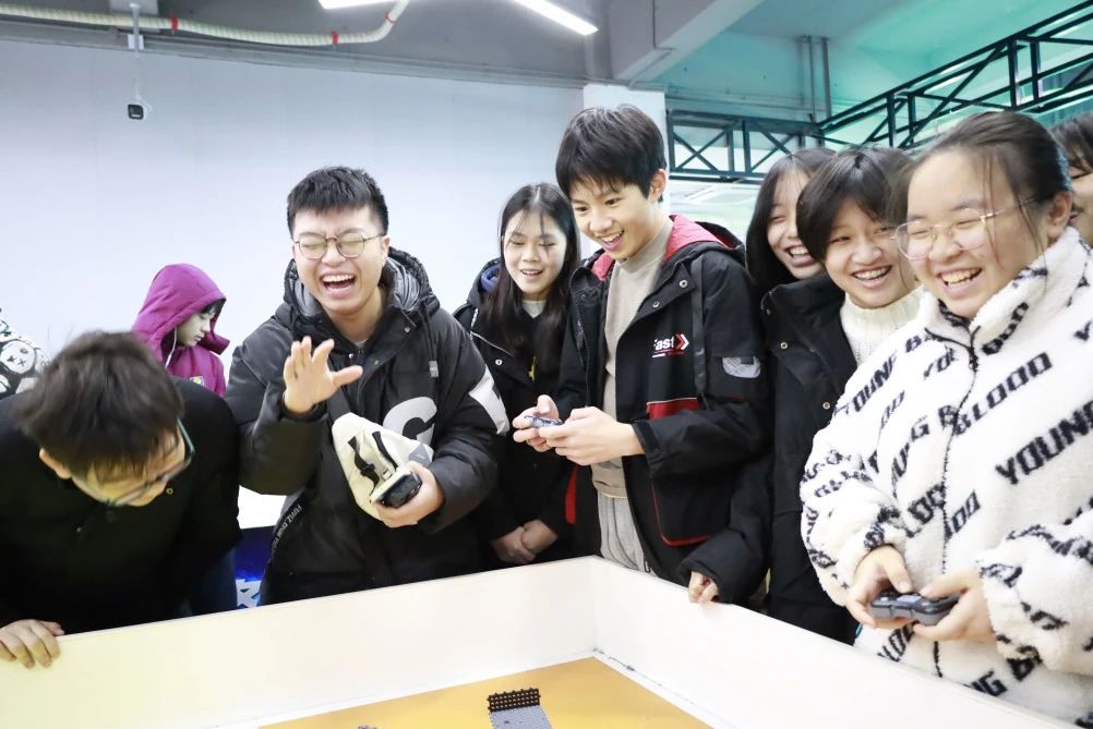 ��ѧ���������������һ������� | �����б�һ�������׸߼���ѧ����������ѧ֮���˶����ף�