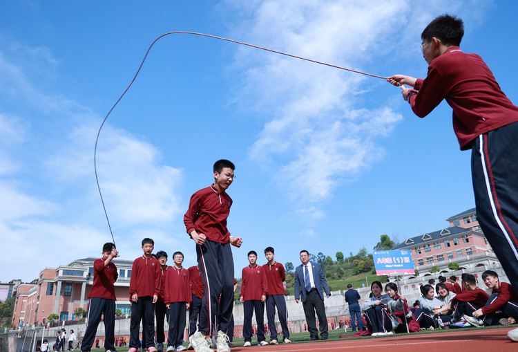 �ഺ������������ȼ�����á��������б�һ����ѧУ2024�괺�ڶ�����������˶��ᾫ�ʻ���